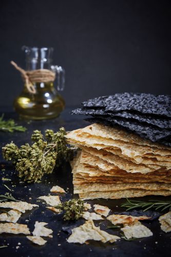 Pane Guttiau Nero - Sardinian black flatbread baked with olive oil, 250g